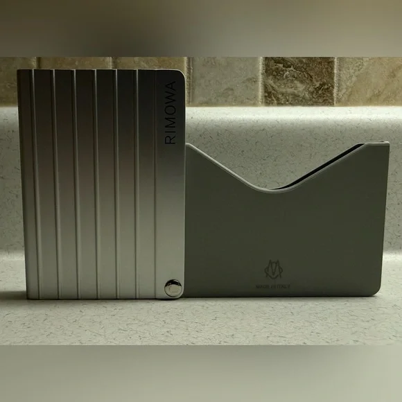 RIMOWA Original Aluminum Card Holder - Picture 9 of 15